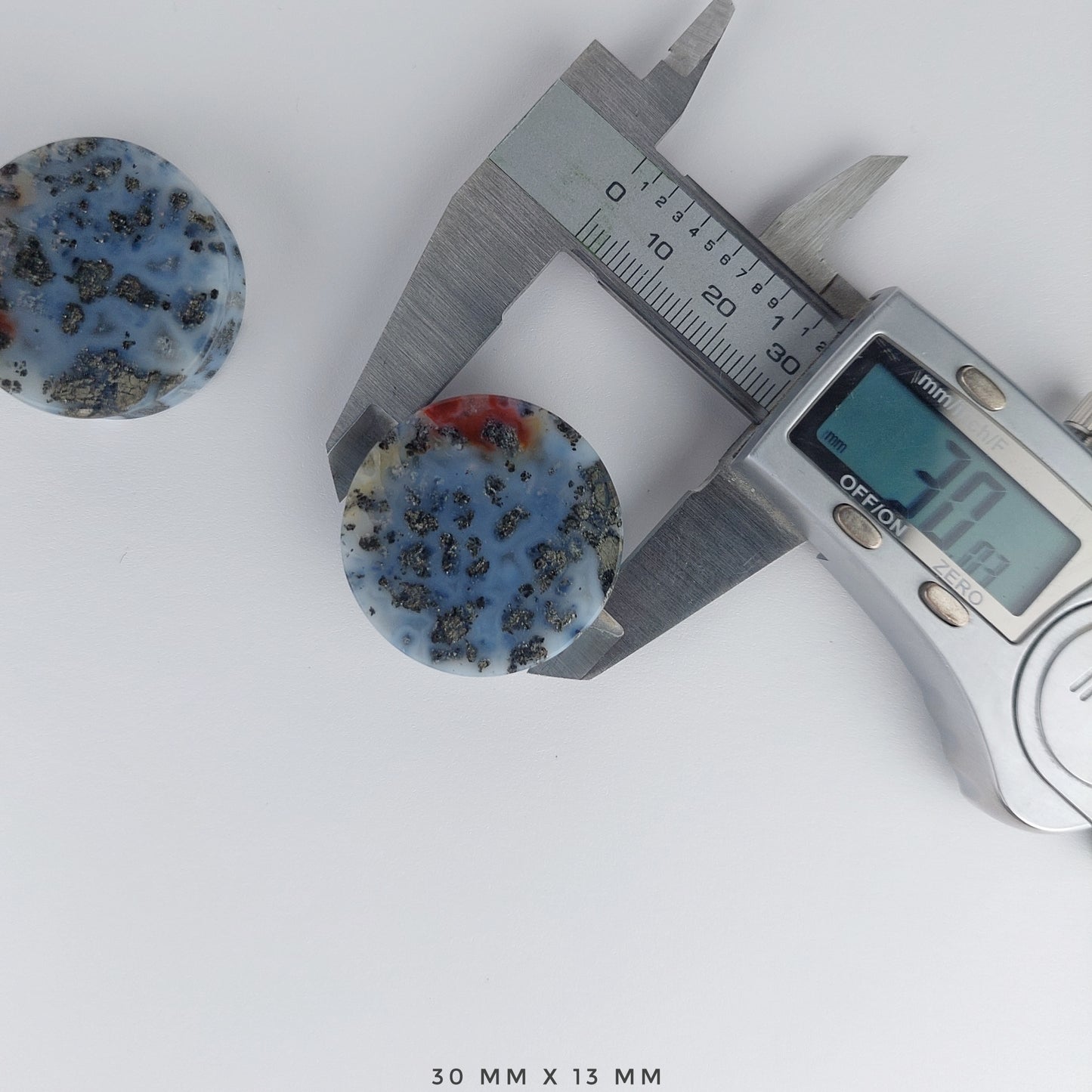 1 3/16” / 30mm Marcasite in Agate