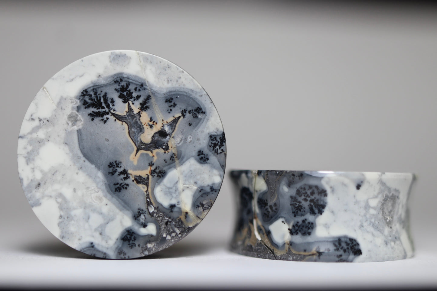 1 1/8” / 28mm Dendritic Maligano Jasper